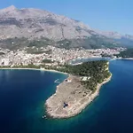 Apartments With Wifi Makarska - 23010