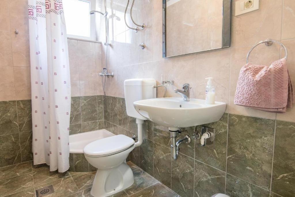 Apartment With Wifi - 23010